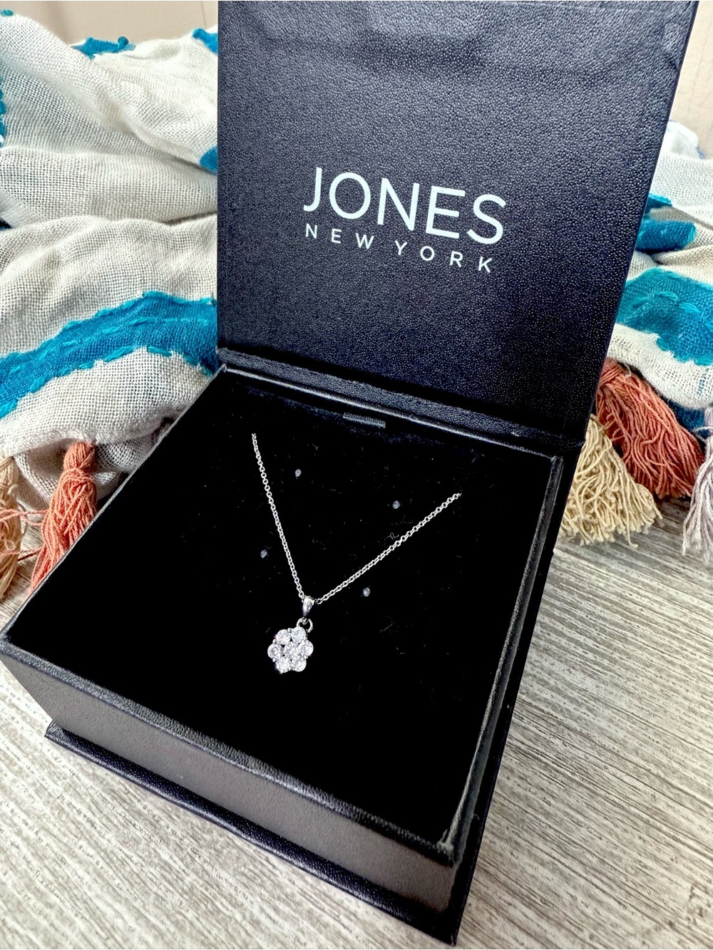NWT Jones New York Annabelle Silver Plated Floral Crystal Pendant Necklace